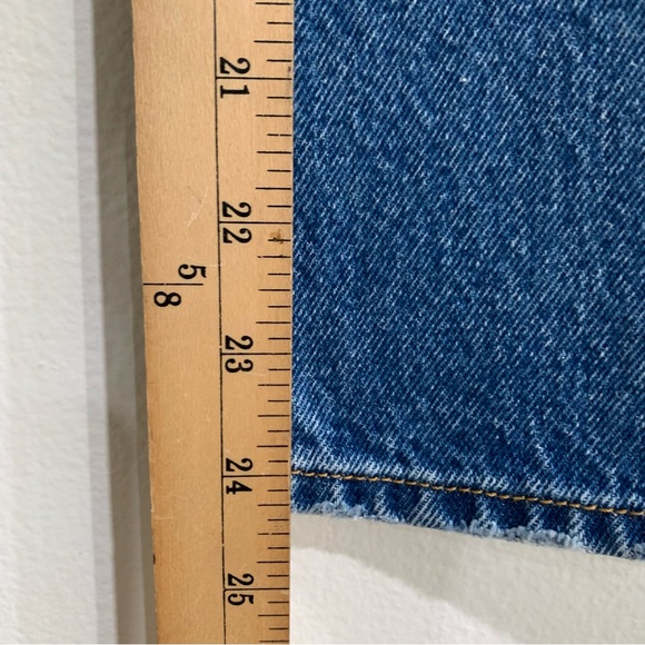 Levi’s Wedgie Jeans Women's Size 27 Quality Premium Distressed Denim Medium wash - Picture 11 of 16